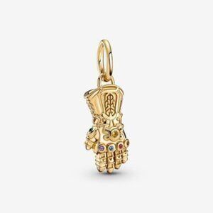 Pandora Marvel The Avengers Infinity Gauntlet Dangle Charm
